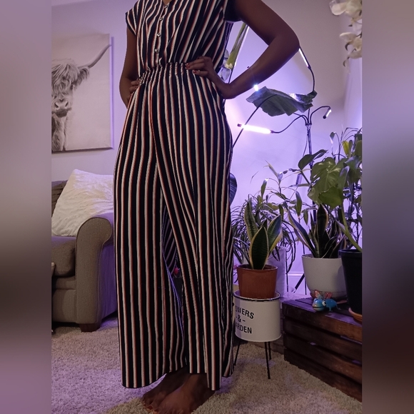 Enfocus Studio pant suite/Red,White,and blue. - Picture 13 of 13